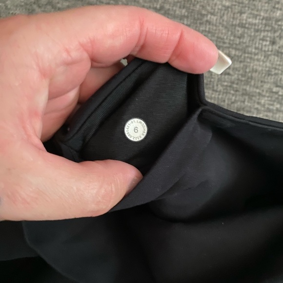 Lululemon Align Joggers - size 6 - black - Picture 6 of 6